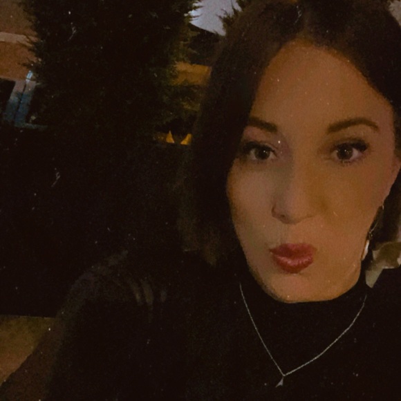 Meet your Posher, Andrea - Picture 6 of 15